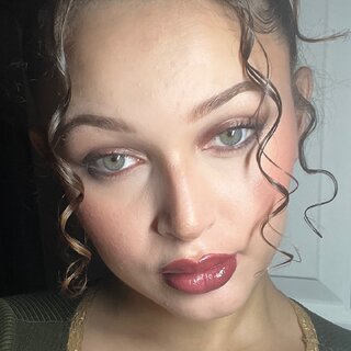 Aurababyxo: , , 